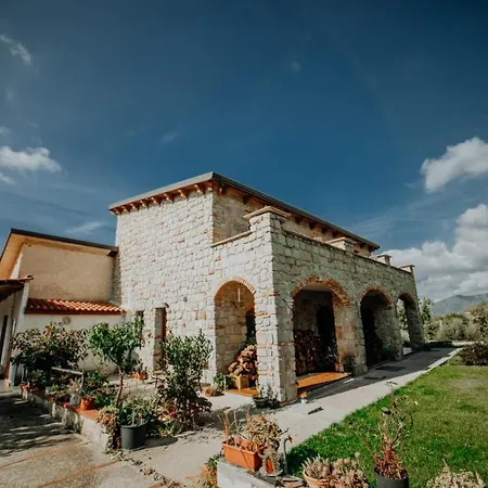 Bed & Breakfast Stone House *