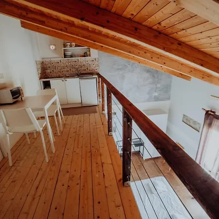 Bed & Breakfast Stone House